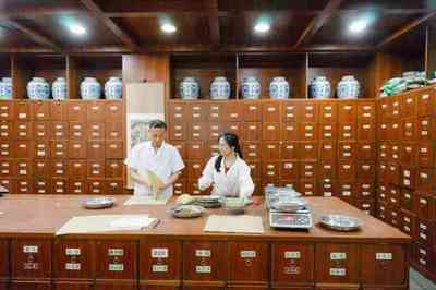 守物 | 他40岁从体制内离职创业，重振百年老字号国医馆，传承发扬中医药文化